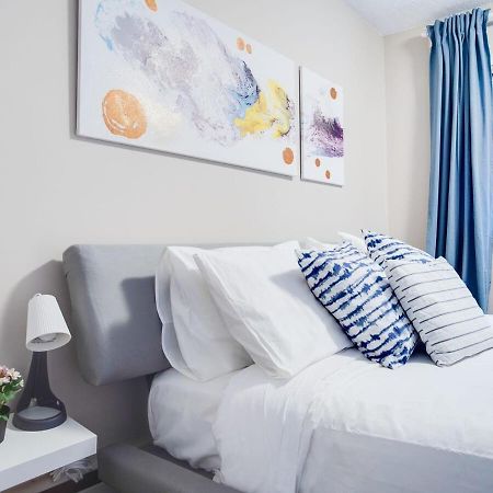 Gorgeous 2Br Condo W Parking Patio Coffee! YYC المظهر الخارجي الصورة