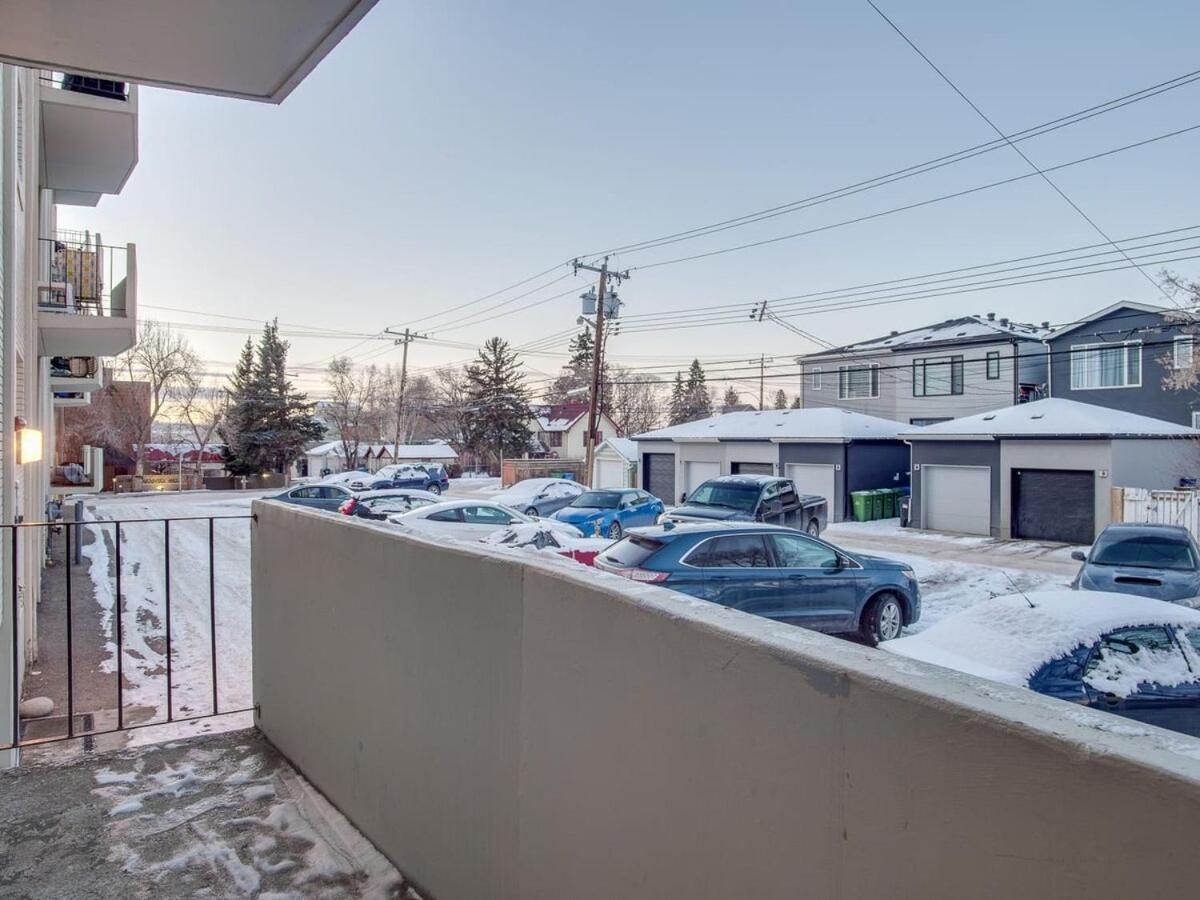 Gorgeous 2Br Condo W Parking Patio Coffee! YYC المظهر الخارجي الصورة